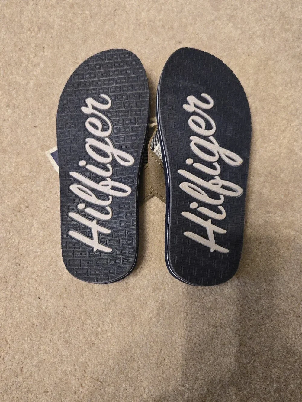 NWT Tommy Hilfiger Boys Size 13 Tan Flip Flops